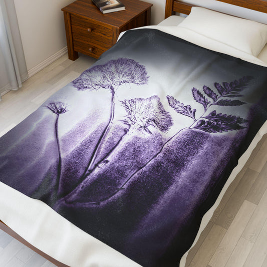 Botanical Velveteen Plush Blanket - Soft Floral Throw for Cozy Nights